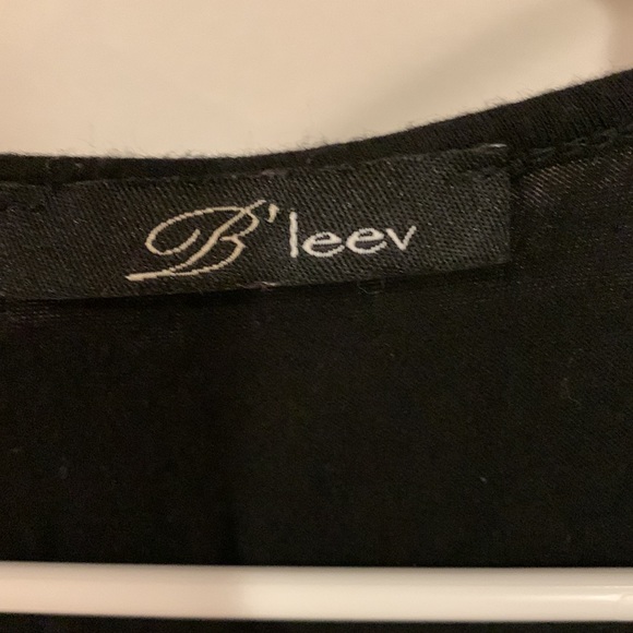 B’leev Beautiful long sleeveless shirt - Picture 3 of 5